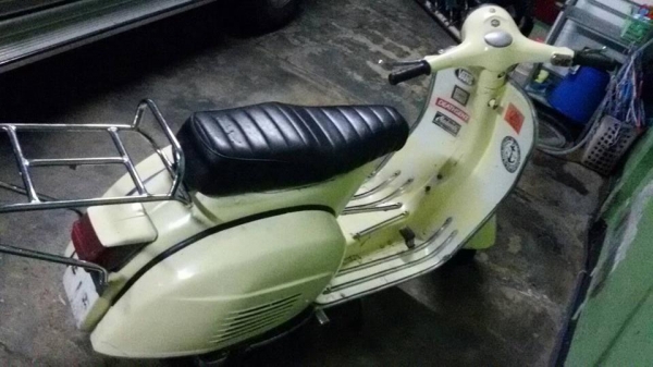 ขาย สปิ้น สีคลีม อิตารี เครื่องดี สีไม่ค่อยสวยครับ เครื่องผ่าใหม่ รถสวยพร้อมใช้ครับ ราคา 29500 บาท สนใจติดต่อได้ครับ 0826336557 โป้งครับ รับเทรินทุกรุ่นครับ.