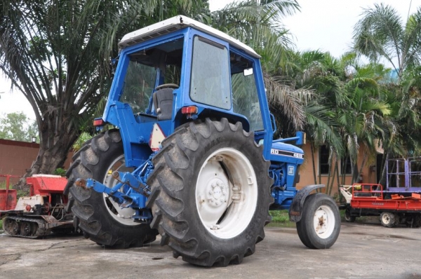 ขายรถไถFORD4610 สภาพสวยเดิมจากญี่ปุุ่นยังไม่เคยใช้ในไทย 259,000เท่านั้น!!