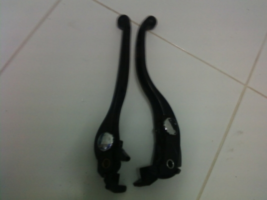 ขาย โช๊คสำหรับใส่ บิ๊กไบค์ Bigbike  OHlins สินค้ามือสองสภาพใช้ได้มี 1 คู่ ราคา 1200 บาท