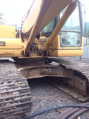 Komatsu PC200-7 ไมล์ ชม.9,000 สภาพสวยค่ะ Komatsu PC200-7 ไมล์ ชม.9,000 สภาพสวยค่ะ