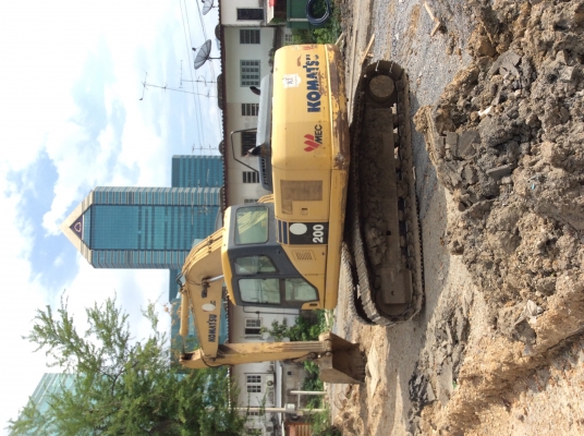Komatsu PC200-7 ไมล์ ชม.9,000 สภาพสวยค่ะ Komatsu PC200-7 ไมล์ ชม.9,000 สภาพสวยค่ะ