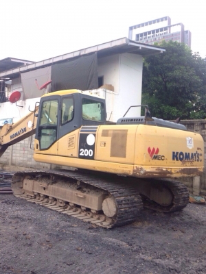 Komatsu PC200-7 ไมล์ ชม.9,000 สภาพสวยค่ะ Komatsu PC200-7 ไมล์ ชม.9,000 สภาพสวยค่ะ