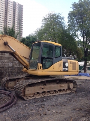 Komatsu PC200-7 ไมล์ ชม.9,000 สภาพสวยค่ะ Komatsu PC200-7 ไมล์ ชม.9,000 สภาพสวยค่ะ