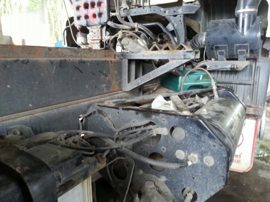 รถฮีโน่ 10  ล้อดั้ม 320 แรงม้า. ปี 50  ( ขายแม่ , ลูก )   สนใตติดต่อ 081 - 6079515