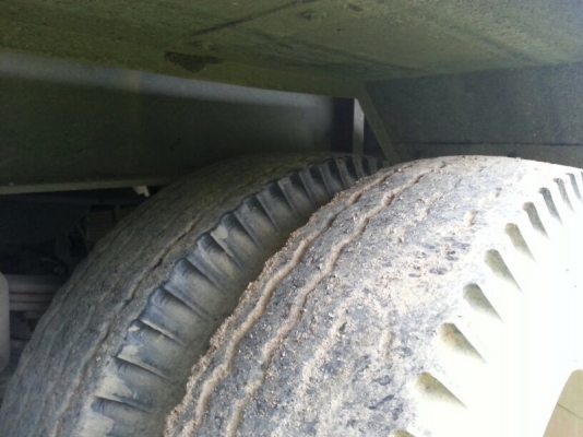 รถฮีโน่ 10  ล้อดั้ม 320 แรงม้า. ปี 50  ( ขายแม่ , ลูก )   สนใตติดต่อ 081 - 6079515