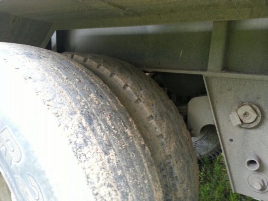 รถฮีโน่ 10  ล้อดั้ม 320 แรงม้า. ปี 50  ( ขายแม่ , ลูก )   สนใตติดต่อ 081 - 6079515