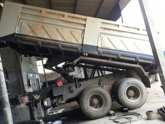 รถฮีโน่ 10  ล้อดั้ม 320 แรงม้า. ปี 50  ( ขายแม่ , ลูก )   สนใตติดต่อ 081 - 6079515