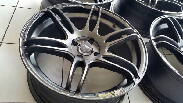 ขาย MAX17"cosmis มือ2 4/100 ล้อหน้า 7" ออฟเซ็ต 38 ล้อหลัง 7.5" ออฟเซ็ต 30 ล้อสภาพสวยพร้อมใช้งาน เสนอขายราคา 8,500 บาท สนใจติดต่อ 089-6669061