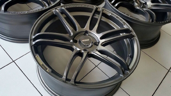 ขาย MAX17"cosmis มือ2 4/100 ล้อหน้า 7" ออฟเซ็ต 38 ล้อหลัง 7.5" ออฟเซ็ต 30 ล้อสภาพสวยพร้อมใช้งาน เสนอขายราคา 8,500 บาท สนใจติดต่อ 089-6669061