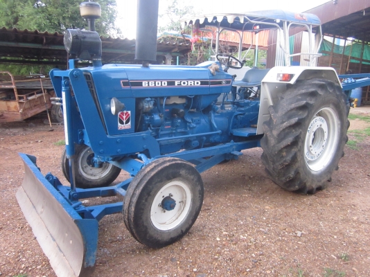 ขายรถไถ6600แท้เดิมๆสวยมากๆทะเบียนพร้อมโอน