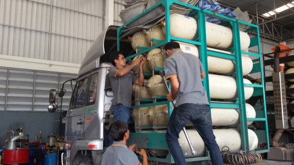 << บริการดูดน้ำมันในถังแก๊ส >>