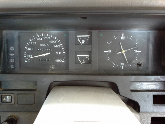 NISSAN BIG-M เครื่องเบนซิน ปี 92