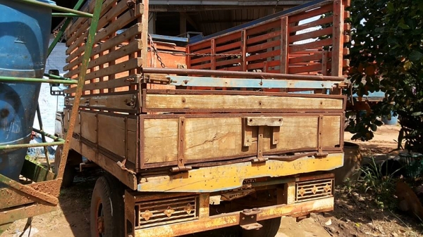 **88,000 บ.ต่อรอง**ขายแต๋น4ล้อเพลาลอย เครื่อง KUBOTA ET11แรง เกียร์ NISSAN คาบ้อล คานหน้า BUDDY เฟืองท้ายเพลาลอย ELF คัสซีหน้า4 เครื่องดีสตาร์ทติดง่าย แน่นดี เสียงดี แรง เกียร์ดีไม่หลุด คัสซีดี เดิมๆไม่ผุ แหนบเสริมแล้ว กระบะพื้นไม้คอกไม้สภาพดี พื้นดี คอกด