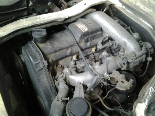 หลังคาสูง เครื่องดีเซลเปลี่ยนใหม่kz turbo แอร์หน้า หลังเย็น เบาะ4แถว