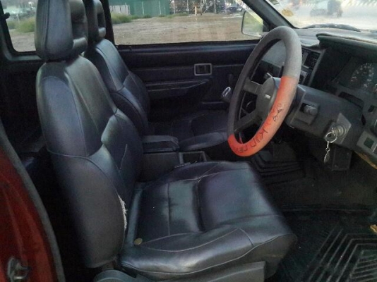 NIssan Big m ฝาแดง