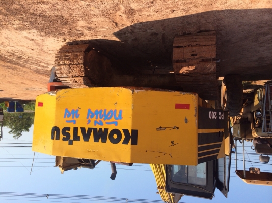 Komatsu pc 200 รุ่น 2 ถูกๆ