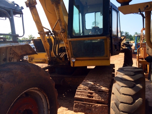 Komatsu pc 200 รุ่น 2 ถูกๆ