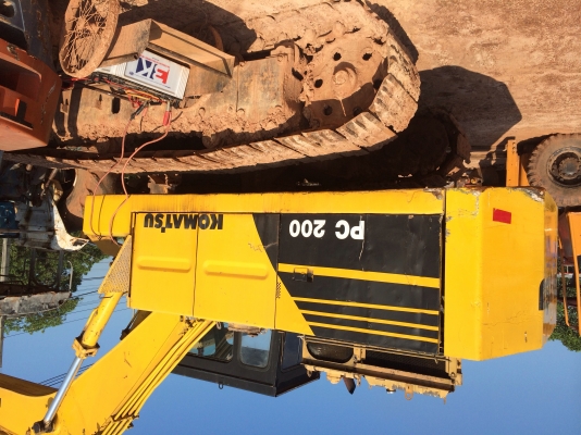 Komatsu pc 200 รุ่น 2 ถูกๆ