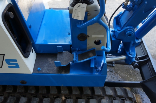 ขายรถขุด MINI AIRMAN HM 07 SG มีหัวเจาะกระแทก ขายรถขุด MINI AIRMAN HM 07 SG มีหัวเจาะกระแทก