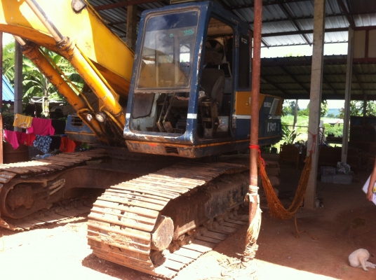 ขายแม็คโคร KOBELCO SK200MARK II เครื่อง6D31กรองเดียว สภาพพร้อมใช้งาน เอกสารสัญญาซื้อขาย