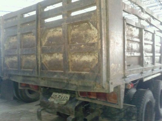 ขายกระบะเหล็กพร้อมชุดดัมพ์ ยกลงจาก HINO F17  สภาพพร้อมใช้งาน