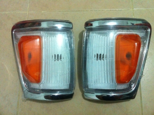 ขาย กระจังหน้า toyota ln-106,ln-111 งานใหม่ ไต้หวัน  1900 บาท