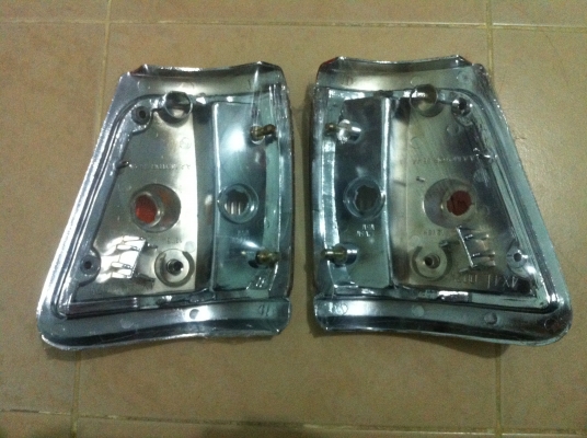 ขาย กระจังหน้า toyota ln-106,ln-111 งานใหม่ ไต้หวัน  1900 บาท