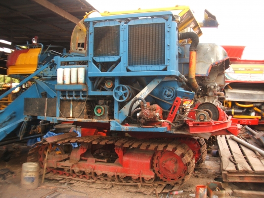 ขายรถเกี่ยวข้าวไทยเส็ง เดี่ยวทรนง อุ้ม 2.5 ตัน เครื่องยนต์ JO8C ปั้นไดกินส์ No 23 ตัวเดิน 12 HL