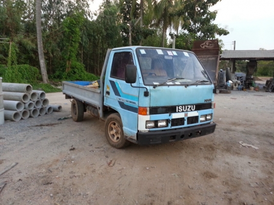 ขายรถสี่ล้อ Isuzu เครื่อง 90 ทะเบียนไม่ติดเวลา.พร้อมโอน ขายรถสี่ล้อ Isuzu เครื่อง 90 ทะเบียนไม่ติดเวลา.พร้อมโอน