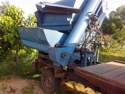 ขายเครื่องนวดข้าว5ฟุตจัมโบ้รถอีแต๋น4ล้อกลางหัว906คันซีเหล็กรางหน้า5นิ้วเครื่องโตโยต้า85แรงยาง7.00ขอบ15 ขายเครื่องนวดข้าว5ฟุตจัมโบ้รถอีแต๋น4ล้อกลางหัว906คันซีเหล็กรางหน้า5นิ้วเครื่องโตโยต้า85แรงยาง7.00ขอบ15