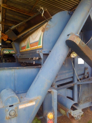 ขายเครื่องนวดข้าว6ฟุตจัมโบ้เกษตรพัฒนารุ่นไม่มีพศซื้อปี53ราคา200000บาทใช้งานสึ่ปีปีละ1เดือนเฉพาะนาปีขาย90000บาท ขายเครื่องนวดข้าว6ฟุตจัมโบ้เกษตรพัฒนารุ่นไม่มีพศซื้อปี53ราคา200000บาทใช้งานสึ่ปีปีละ1เดือนเฉพาะนาปีขาย90000บาท