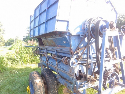 ขายเครื่องนวดข้าว7ฟุตเกษตรพัฒนาแปดริ้วใช้รถไถปั่นขายพร้อมช่วงล่าง6ล้อขอบ20ยางสี่เส้น39000