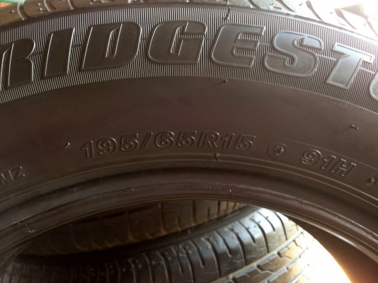 ขายยาง Bridgestone ขอบ 15 ปี 2013 มือสอง