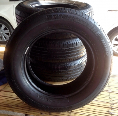 ขายยาง Bridgestone ขอบ 15 ปี 2013 มือสอง