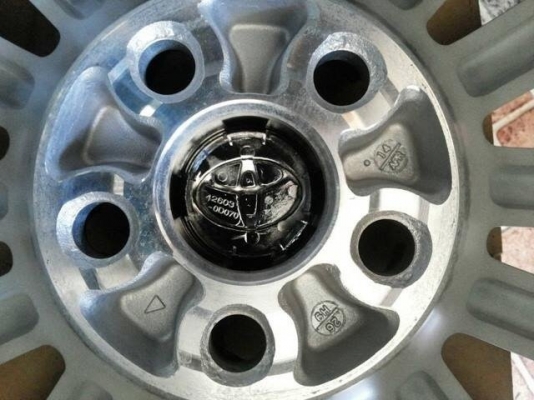 ล้อเดิม Altis Esport ขอ17 ล้อเปล่านะครับ ยางขายแล้ว