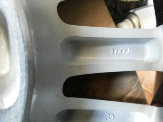 ล้อเดิม Altis Esport ขอ17 ล้อเปล่านะครับ ยางขายแล้ว