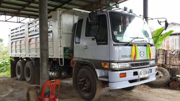 ขาย10ล้อ2เพลาดั้มสวยๆราคา 820000  ติดต่อ 0897070053มงคล