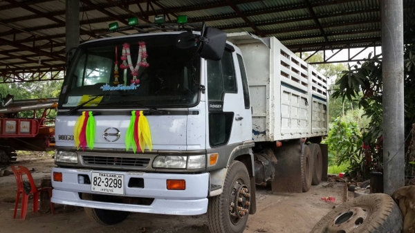 ขาย10ล้อ2เพลาดั้มสวยๆราคา 820000  ติดต่อ 0897070053มงคล