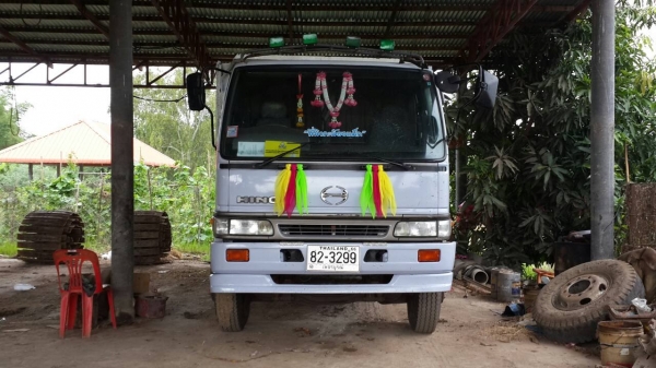 ขาย10ล้อ2เพลาดั้มสวยๆราคา 820000  ติดต่อ 0897070053มงคล