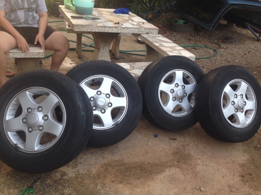 ขายแม็กขอบ15ดีเเม็กพร้อมยาง ขายแม็กขอบ15ดีเเม็กพร้อมยาง