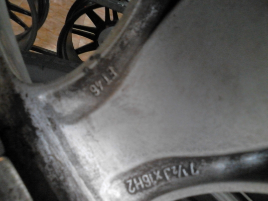 แม๊ก BENZ พร้อมยาง 205/55R16 PIRELLI  ปี2013  71/2X16  ชุด 4 ล้อ TEL.081-427-3941