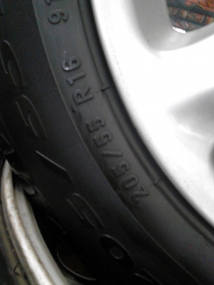 แม๊ก BENZ พร้อมยาง 205/55R16 PIRELLI  ปี2013  71/2X16  ชุด 4 ล้อ TEL.081-427-3941