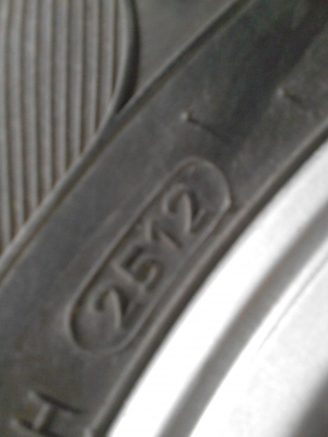 195/60R15 HANKOOK OPTIMO K715 ปี2012 ( 2512 ) สภาพใหม่ๆ ดอกยางหนา ขายยาง ชุด 4 เส้น  TEL.081-427-3941