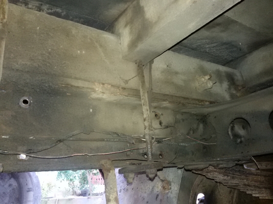 ขายซากรถ HINO KM310 ไม่มีเครื่ิิอง+เกียร์ เอาไปทำอีแต๋นได้