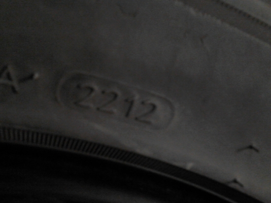 265/60R18 AURORA RADIAL RH08 ปี 2012 ชุด 4 เส้น TEL.081-427-3941 265/60R18 AURORA RADIAL RH08 ปี 2012 ชุด 4 เส้น TEL.081-427-3941