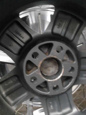 แม๊กเดิมๆ ขอบ 15 ขนาด 5 รู ของ วีโก้  ชุด 4 วง TEL.081-427-3941