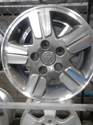 แม๊กเดิมๆ ขอบ 15 ขนาด 5 รู ของ วีโก้  ชุด 4 วง TEL.081-427-3941