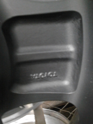 แม๊กเดิมๆ ขอบ 15 ขนาด 5 รู ของ วีโก้  ชุด 4 วง TEL.081-427-3941