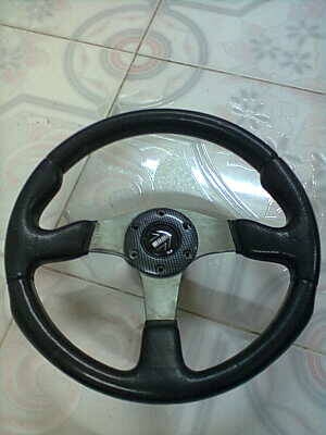 พวงมาลัยรถยนต์ สวยๆ สภาพดี