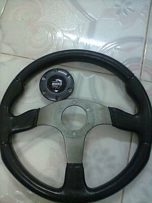 พวงมาลัยรถยนต์ สวยๆ สภาพดี